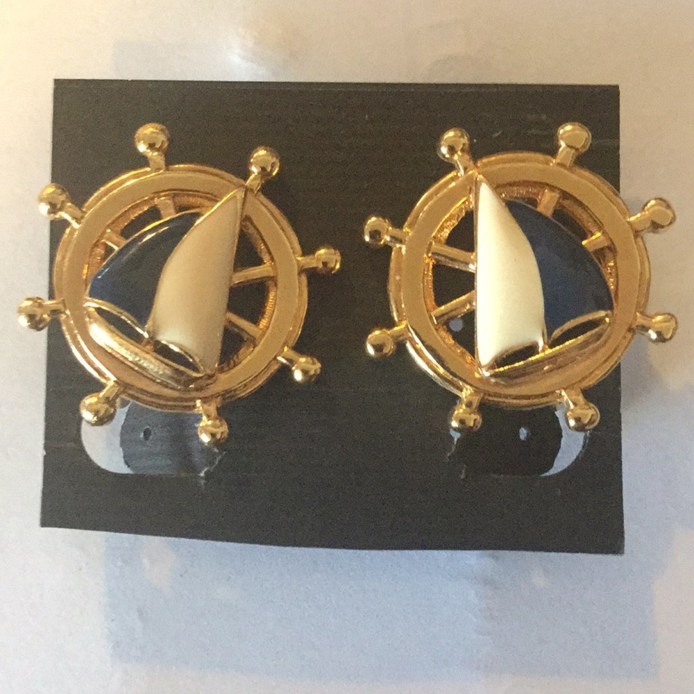 Vintage Gold Tone Avon Sailor Helm Earrings